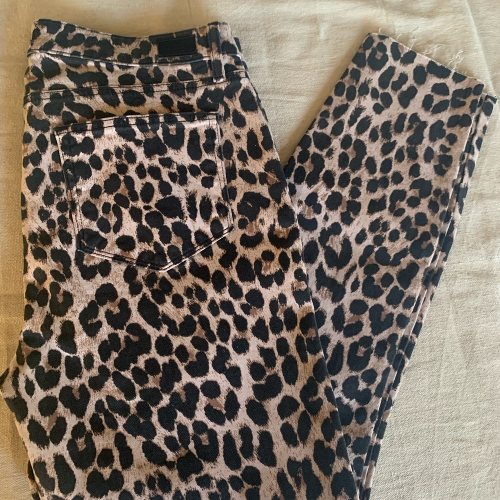 Woman’s Paige Jeans sz 31
